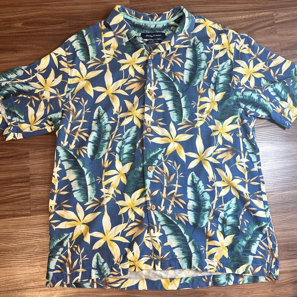 Tommy Bahama Hawaiian Shirt Blue Floral Silk Short Sleeve Button Front Men’s L